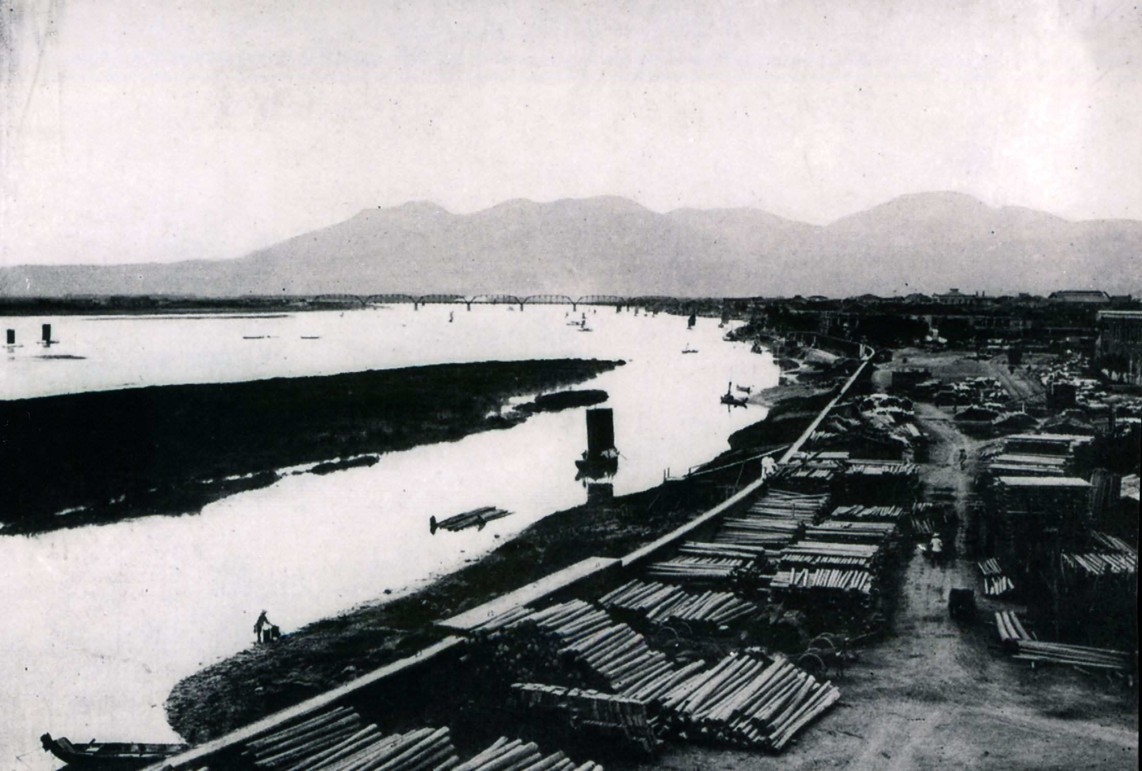 1930年代艋舺淡水河畔的料館口